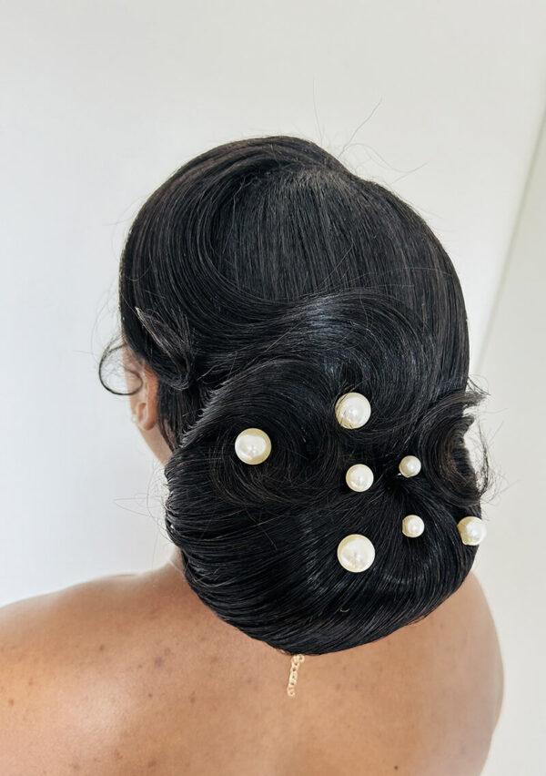 Coiffure-mariage-nos-idees-2 avec chignon et des perles